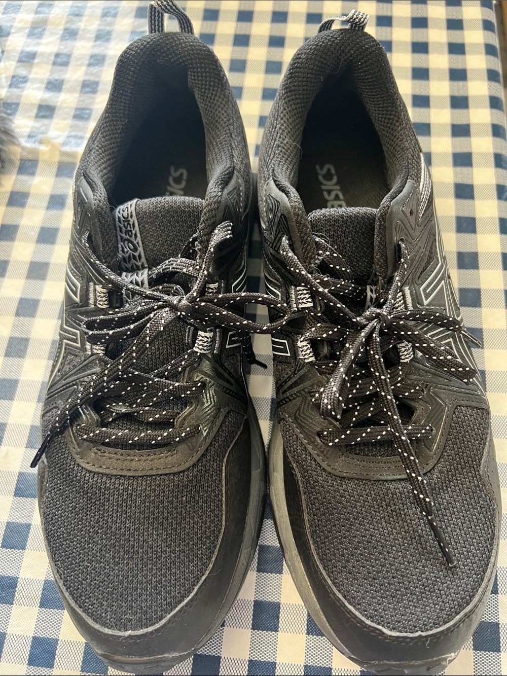 ASICS Gel Venture 8 Black and Gray Athletic Running Shoes